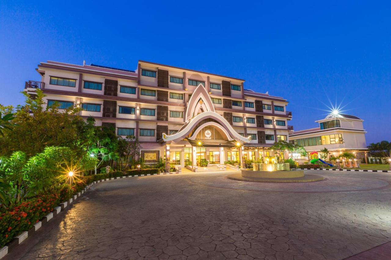 Phanomrungpuri Hotel Buriram Nangrong Kültér fotó