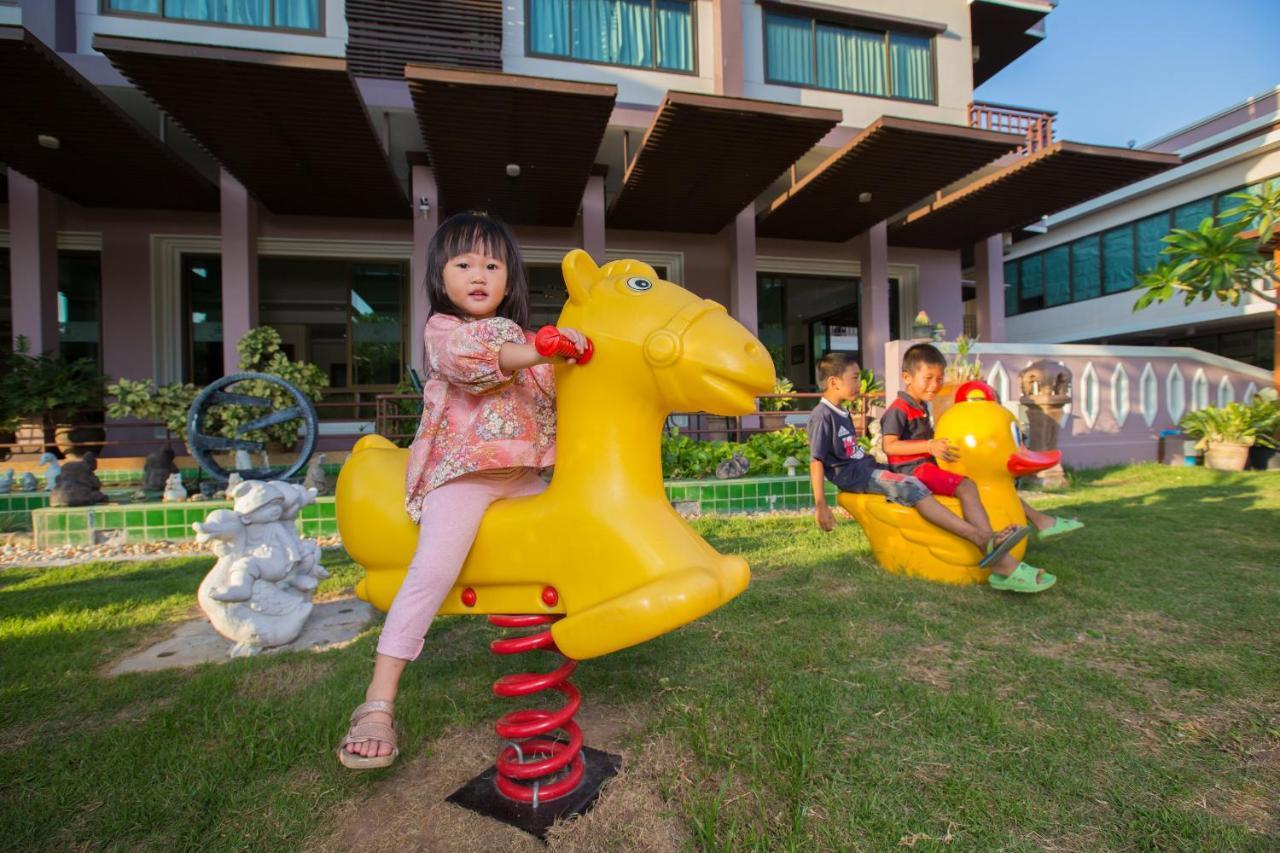 Phanomrungpuri Hotel Buriram Nangrong Kültér fotó
